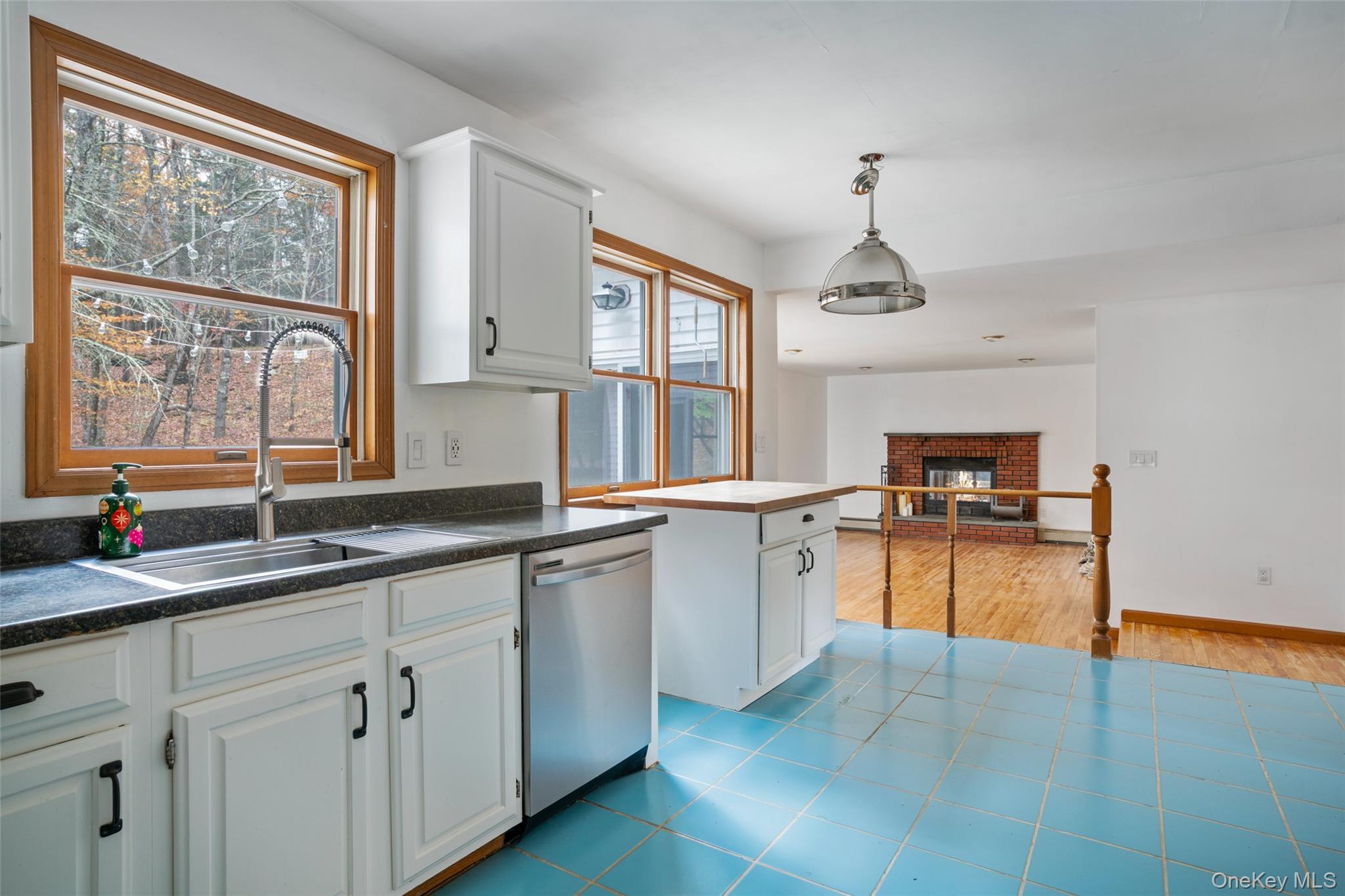 Single Family Glasco Ulster County, NY 12477, MLS-930429-22