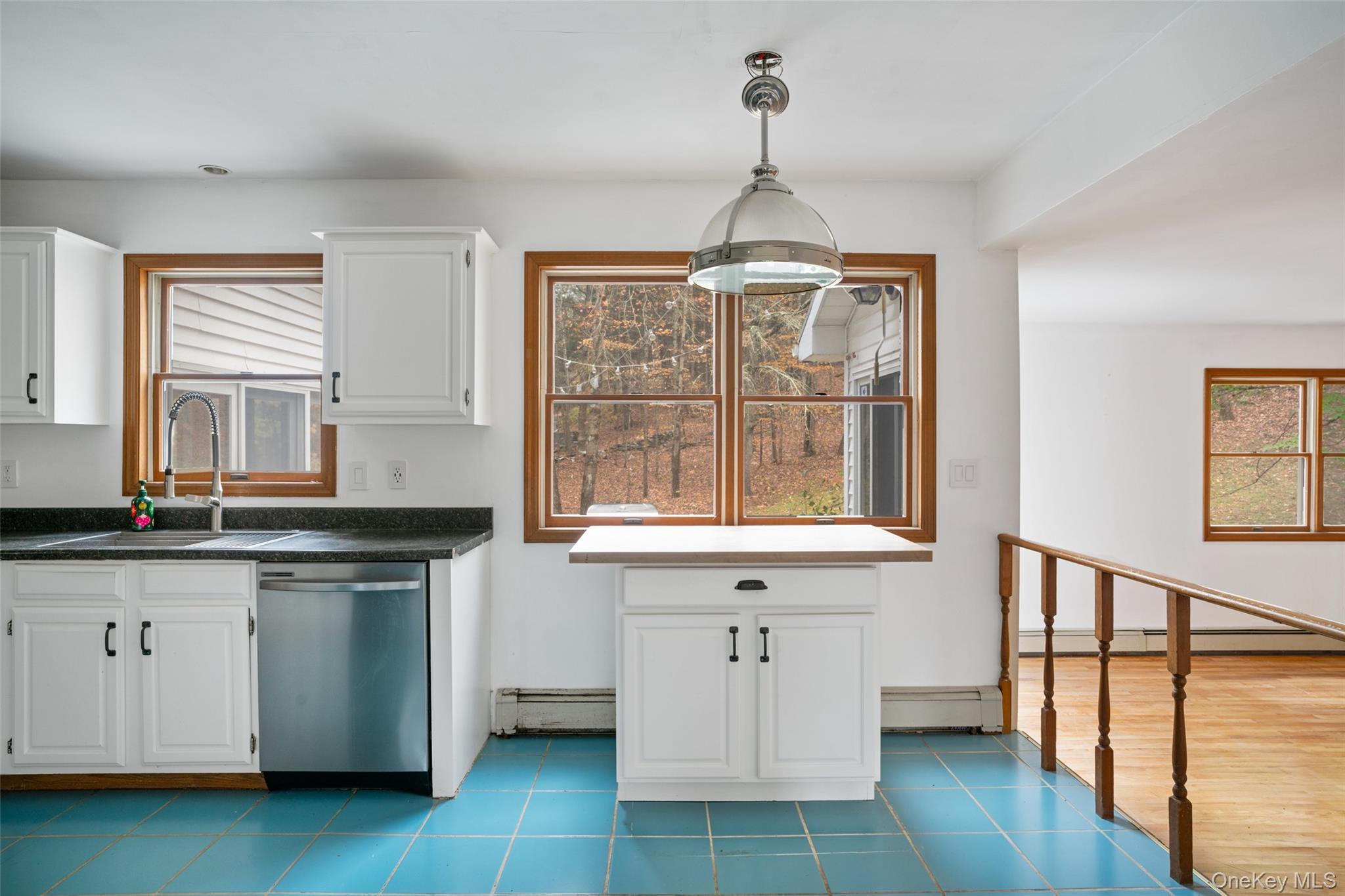 Single Family Glasco Ulster County, NY 12477, MLS-930429-24