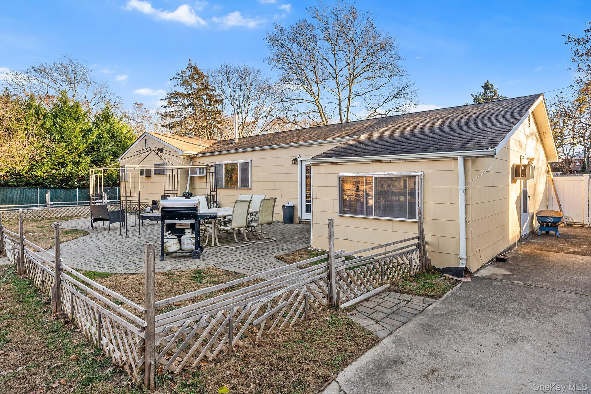 Single Family Atlantic Suffolk County, NY 11722, MLS-930435-28