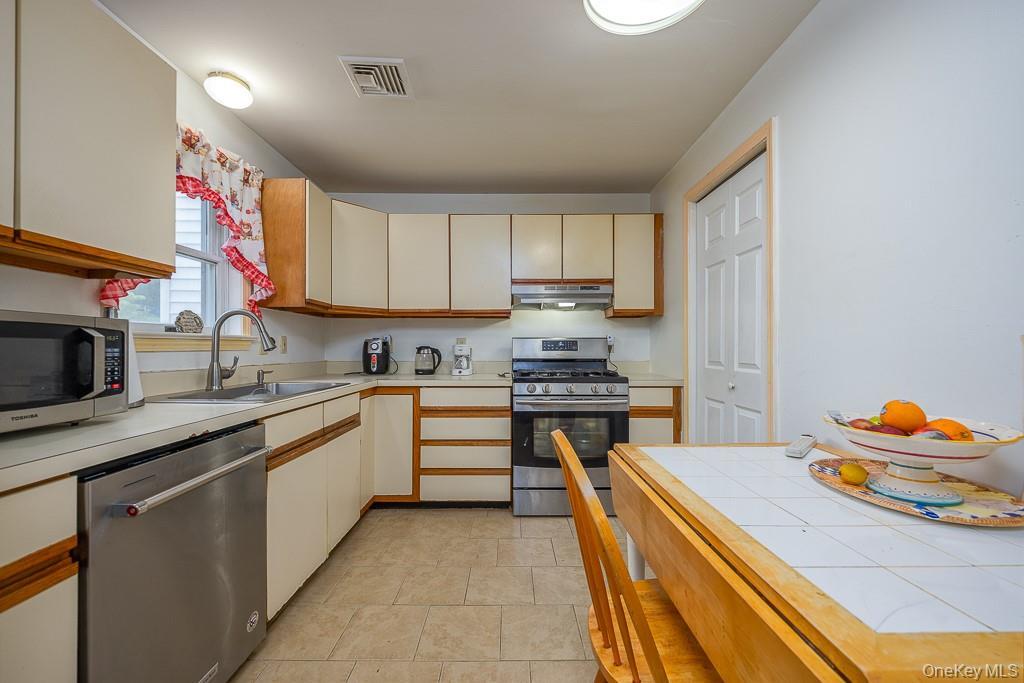 Single Family Ossman Rockland County, NY 10923, MLS-930438-9