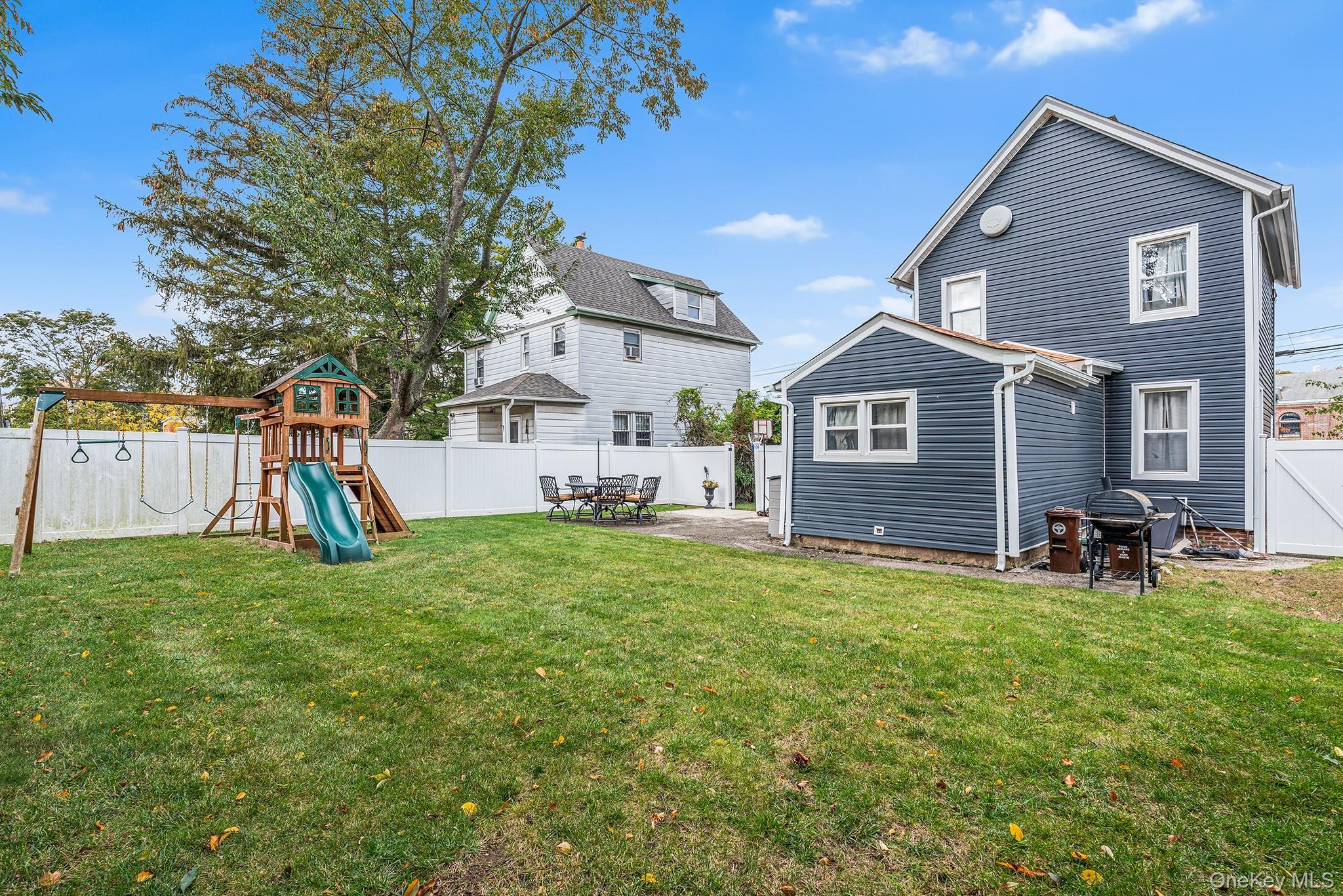 Single Family Brunswick Queens, NY 11691, MLS-930462-16