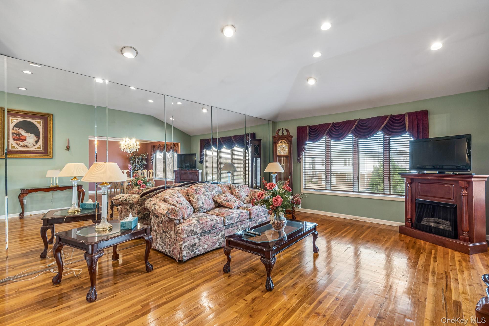 Single Family 84th  Queens, NY 11414, MLS-930466-5