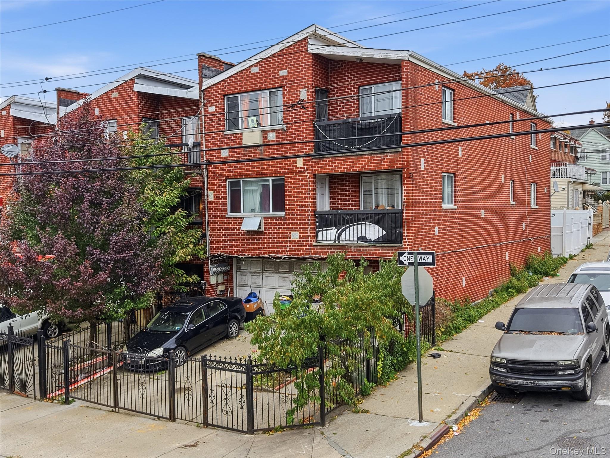 Single Family Bronx Bronx, NY 10470, MLS-930475-23