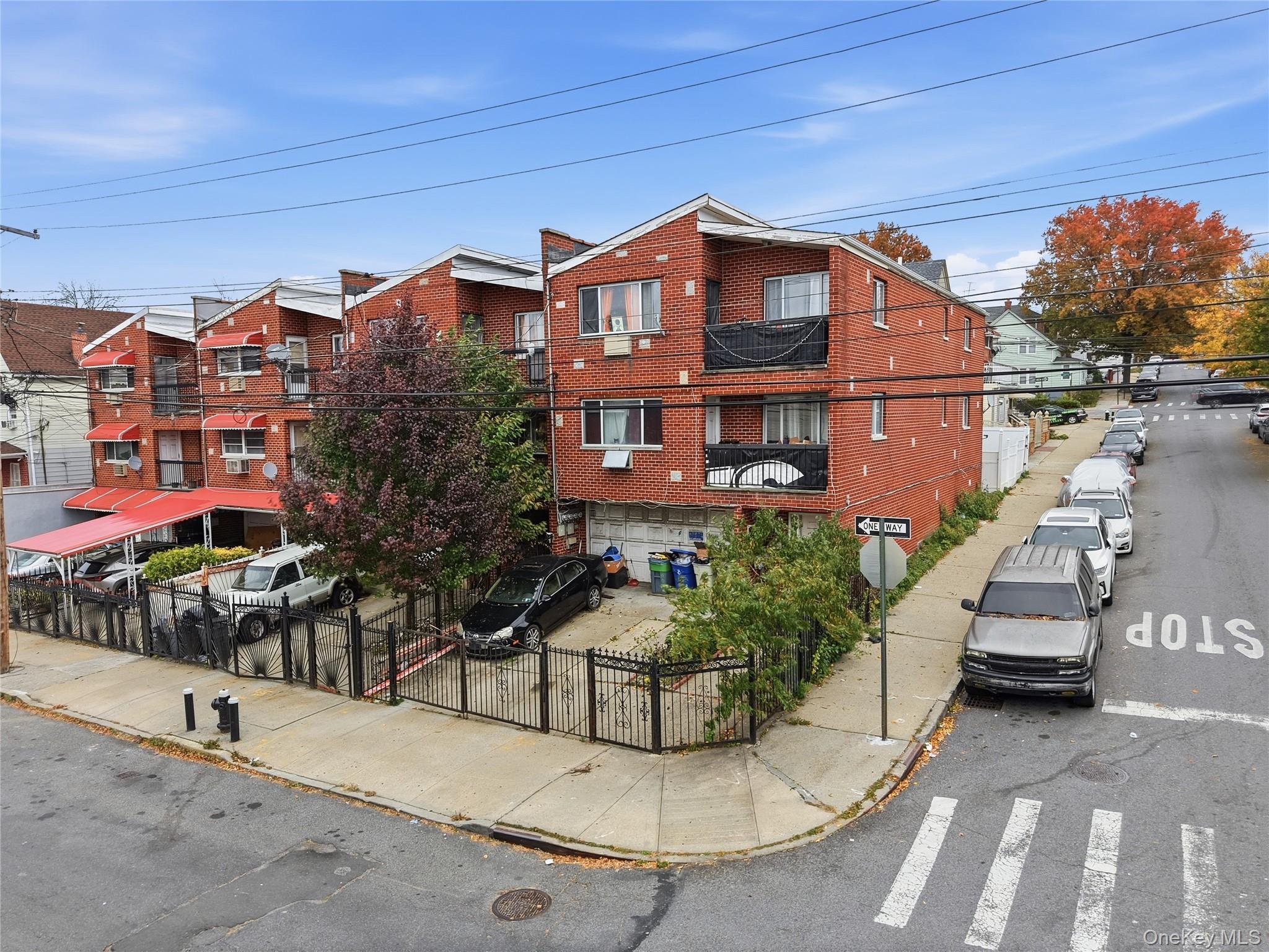 Single Family Bronx Bronx, NY 10470, MLS-930475-25