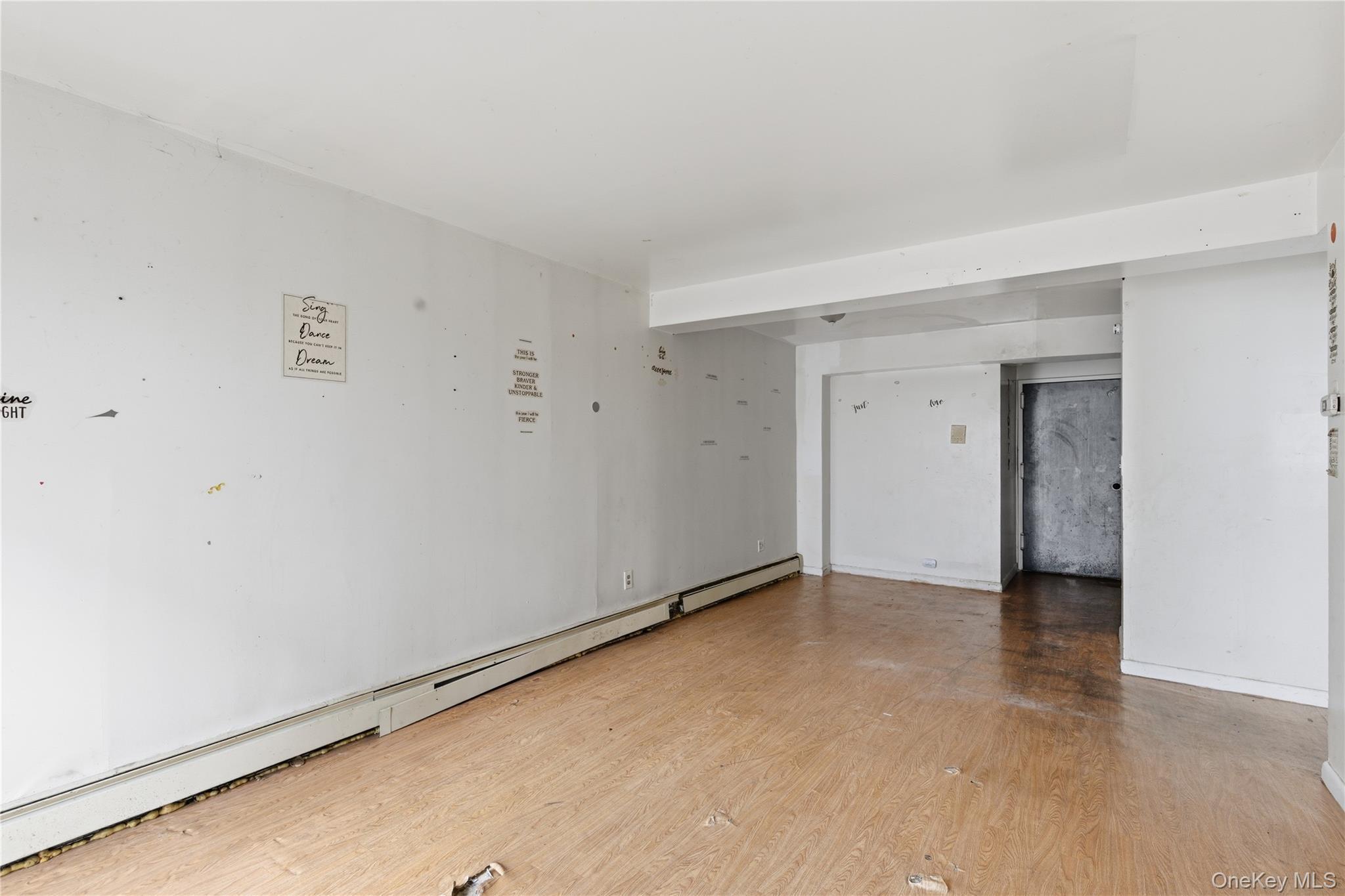 Single Family Bronx Bronx, NY 10470, MLS-930475-9