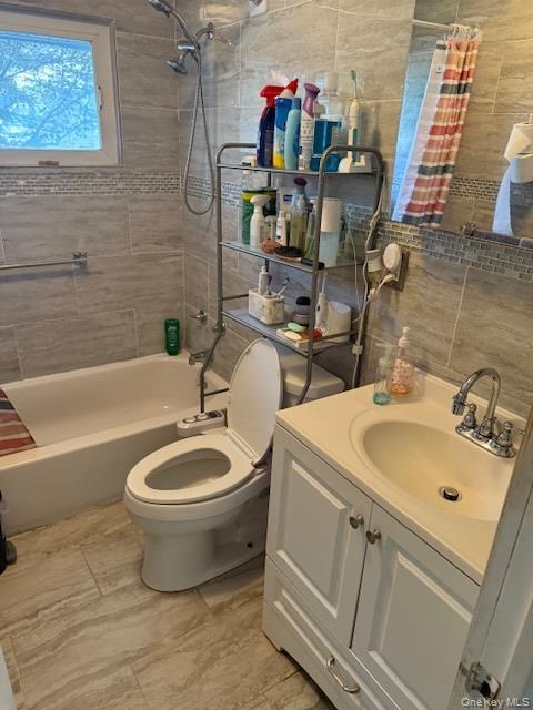 Single Family Gun Nassau County, NY 11756, MLS-930480-12