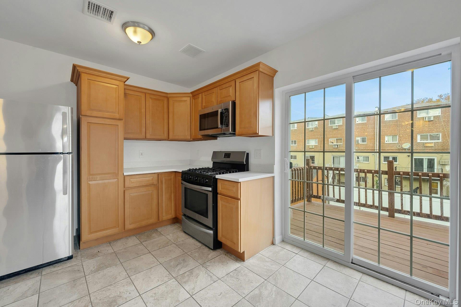 Single Family Hollywood  Bronx, NY 10465, MLS-930481-12