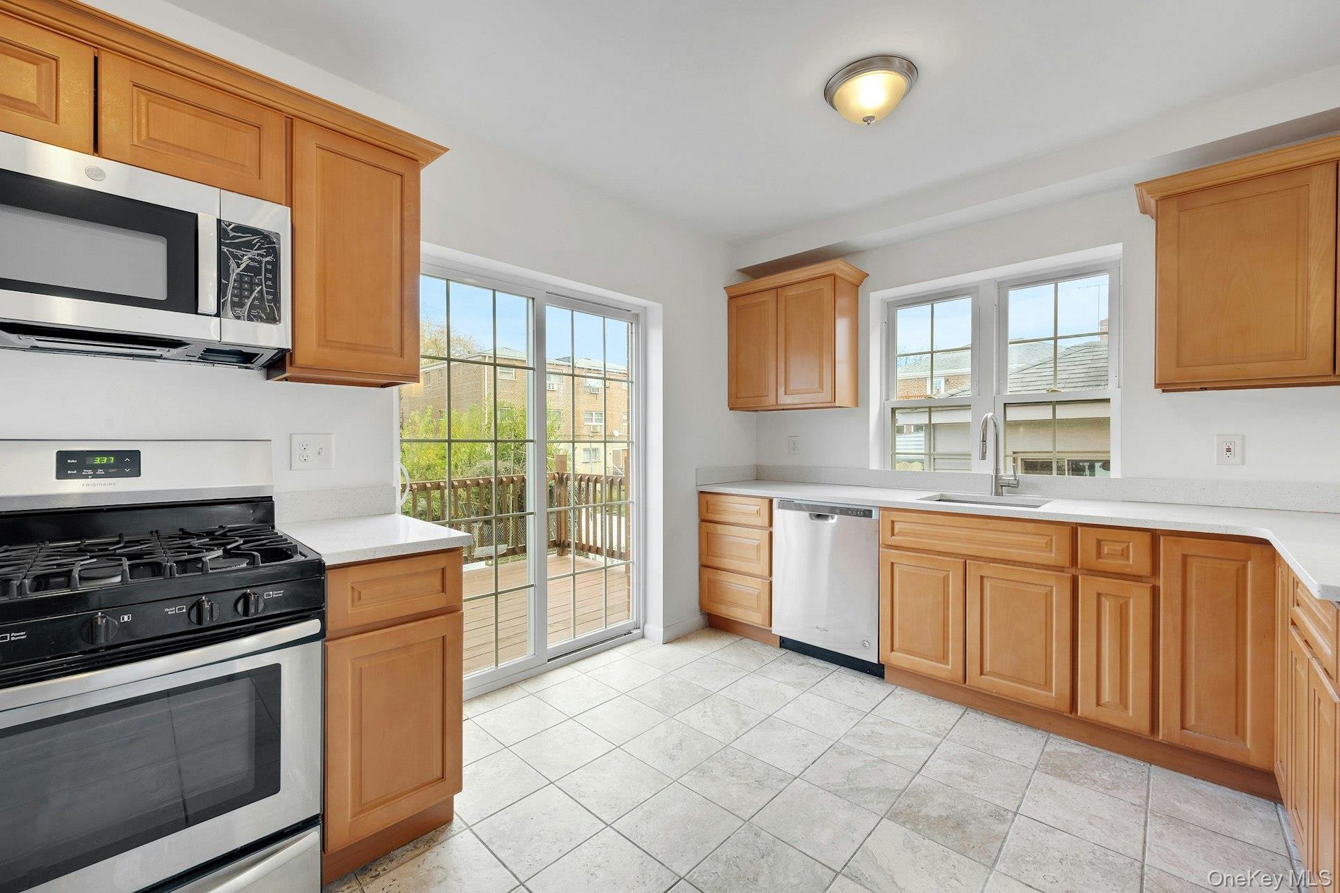 Single Family Hollywood  Bronx, NY 10465, MLS-930481-14