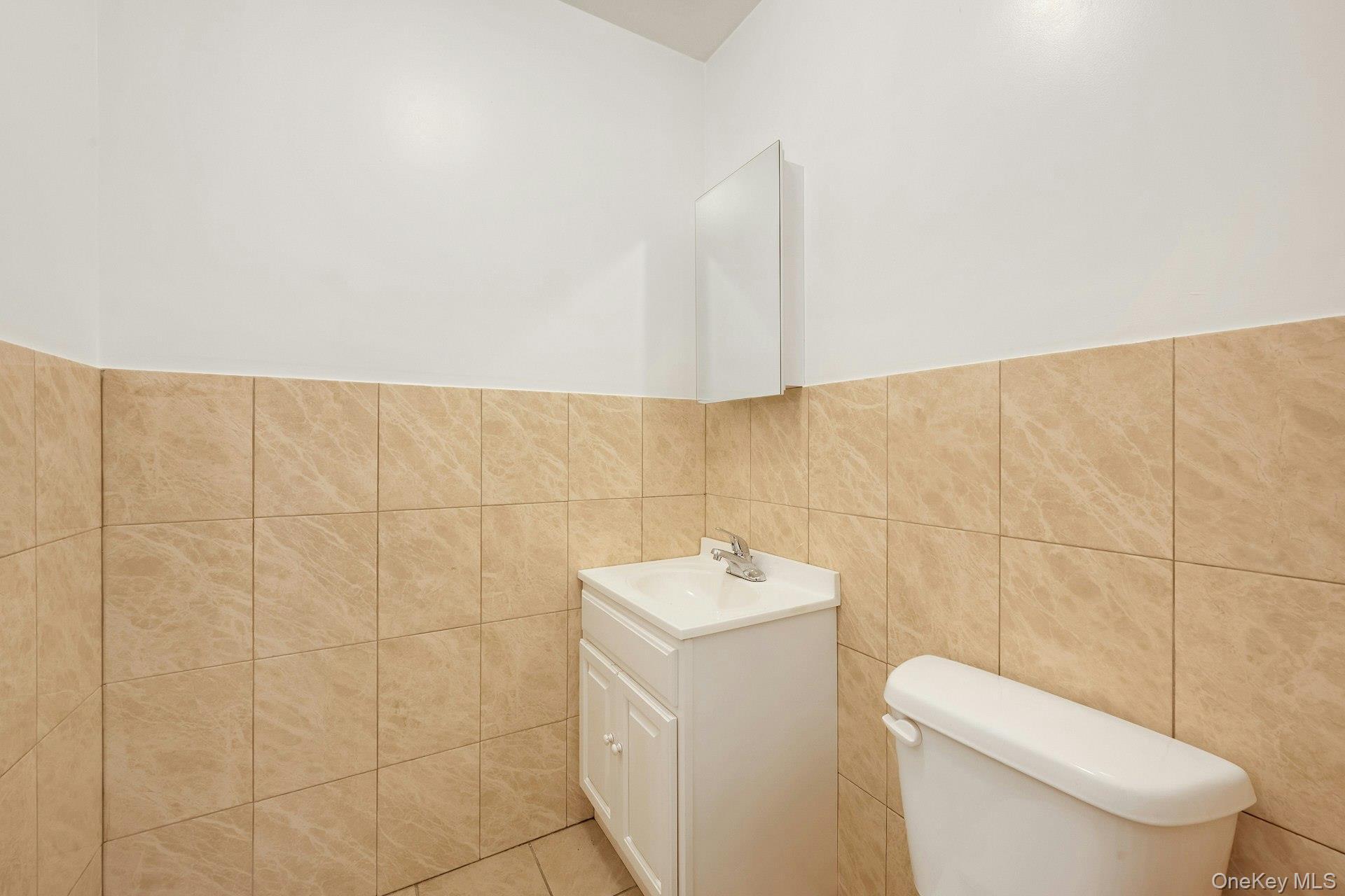 Single Family Hollywood  Bronx, NY 10465, MLS-930481-16