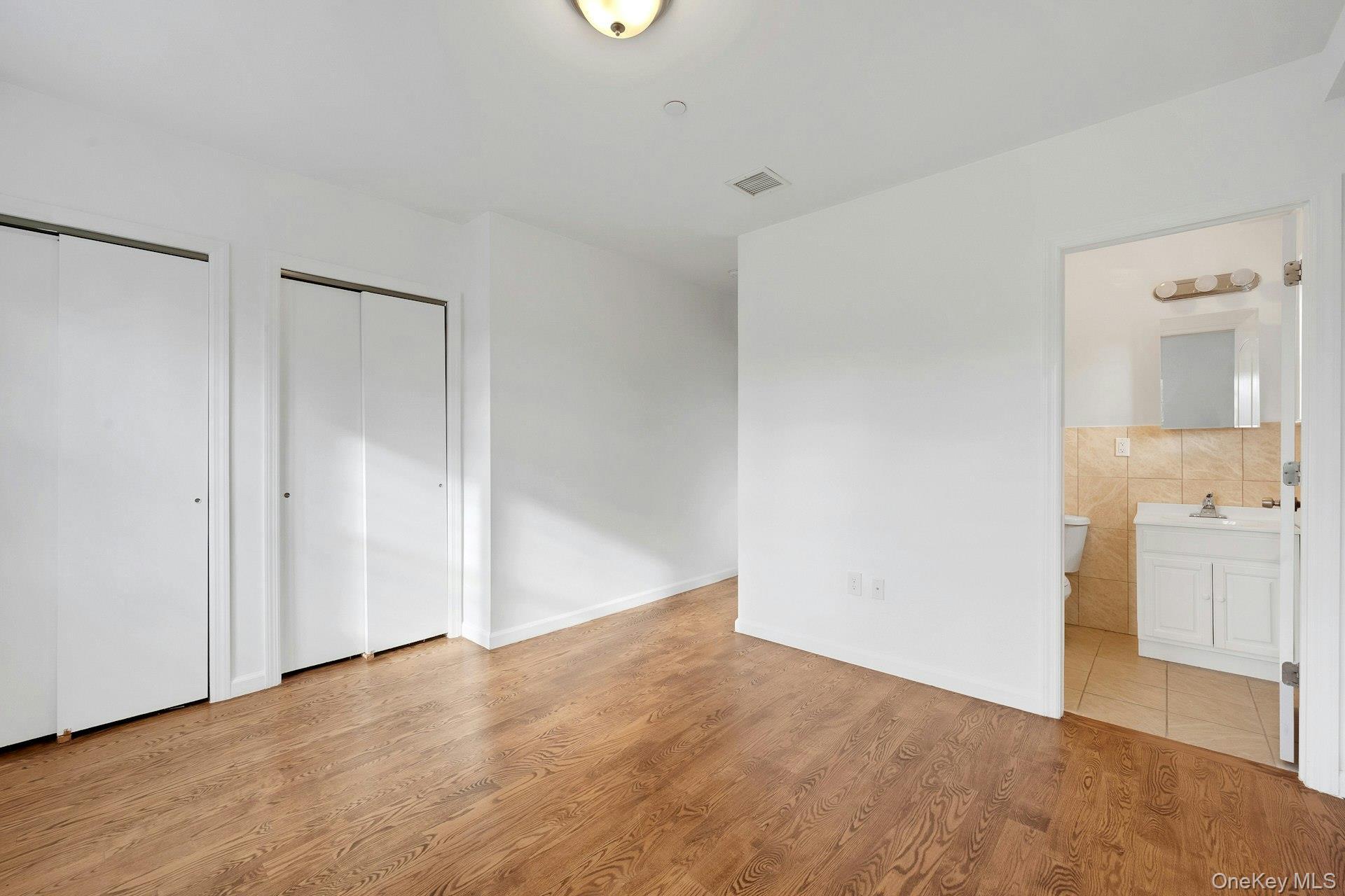Single Family Hollywood  Bronx, NY 10465, MLS-930481-17