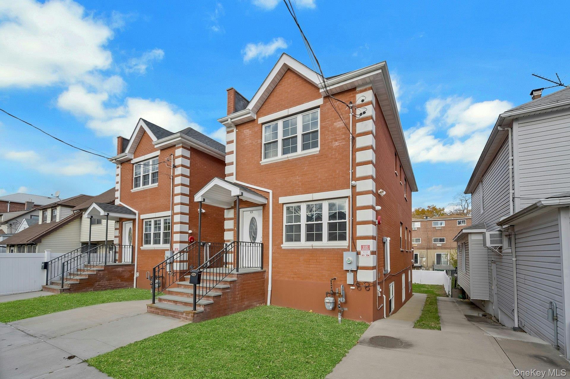 Single Family Hollywood  Bronx, NY 10465, MLS-930481-2