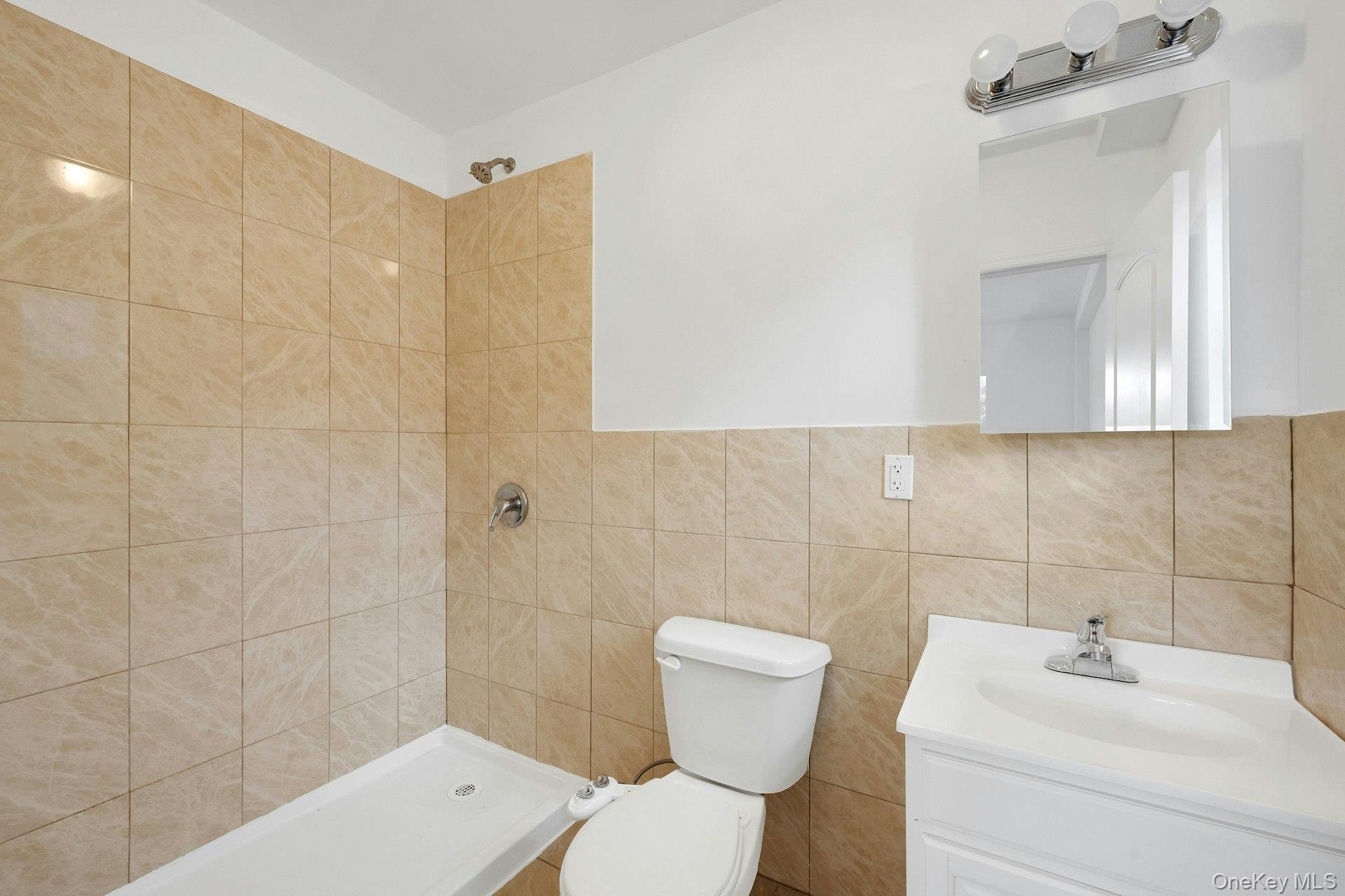 Single Family Hollywood  Bronx, NY 10465, MLS-930481-20