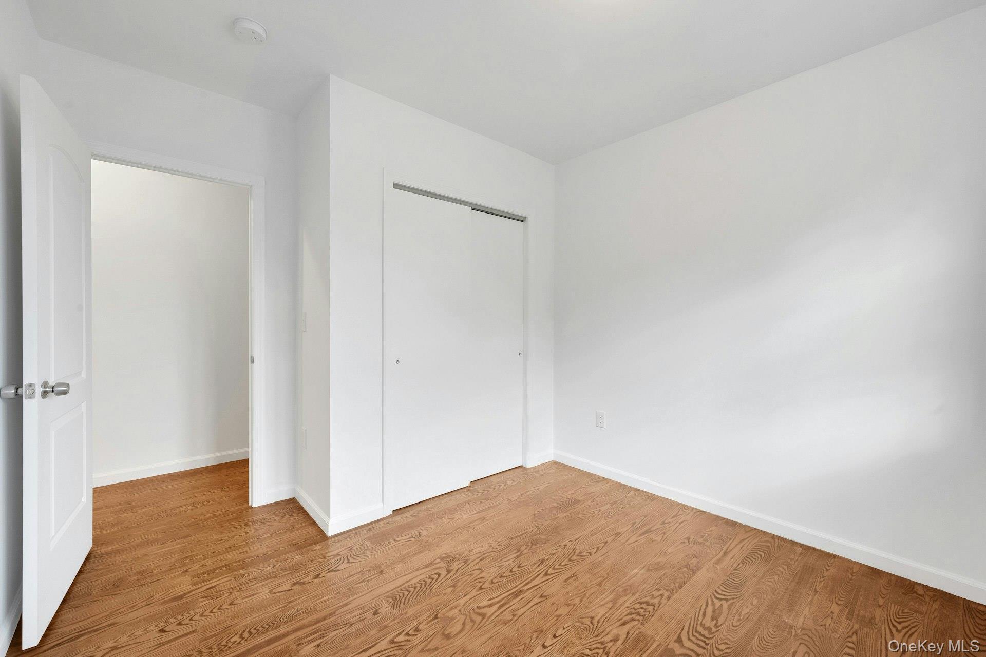 Single Family Hollywood  Bronx, NY 10465, MLS-930481-22