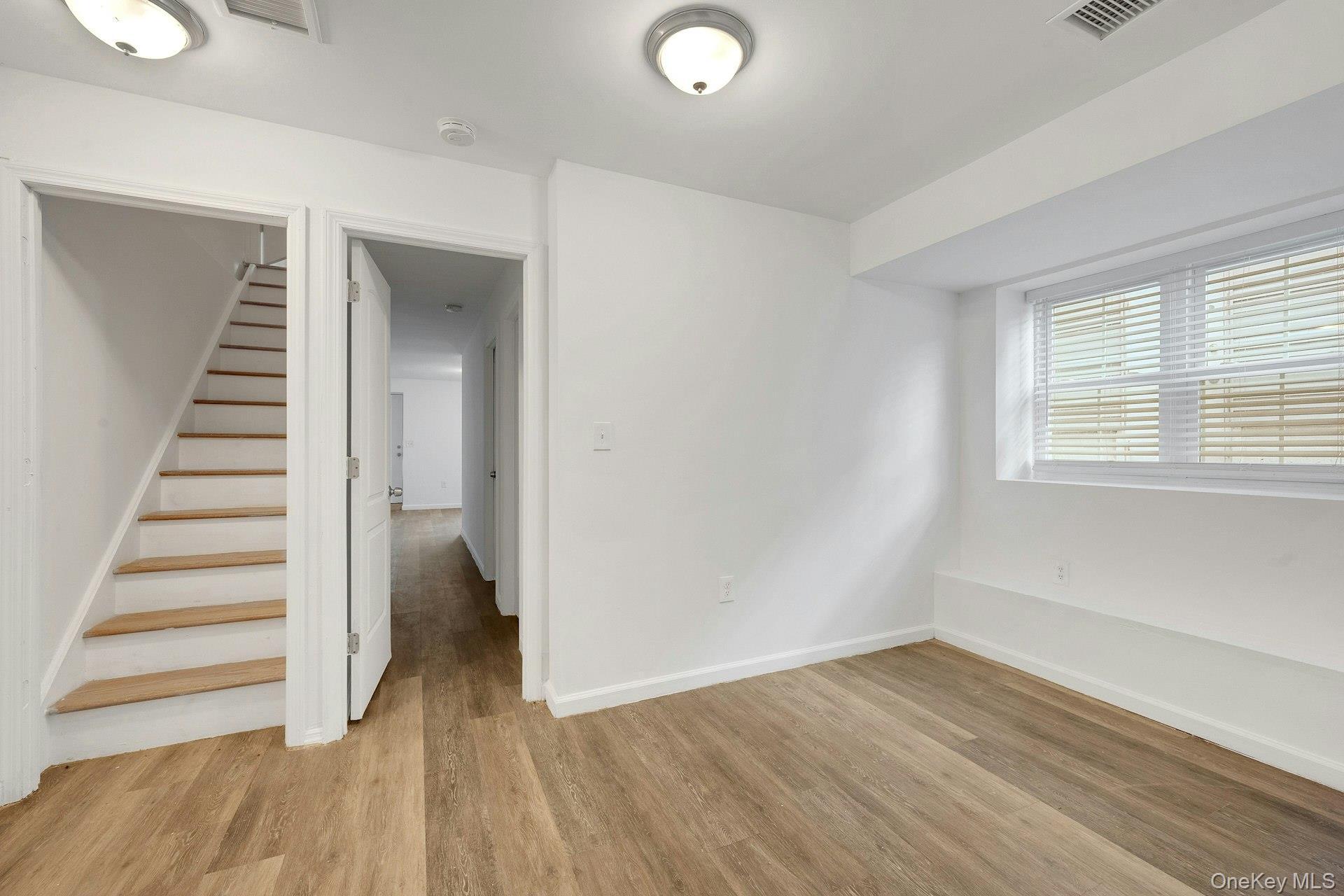 Single Family Hollywood  Bronx, NY 10465, MLS-930481-29