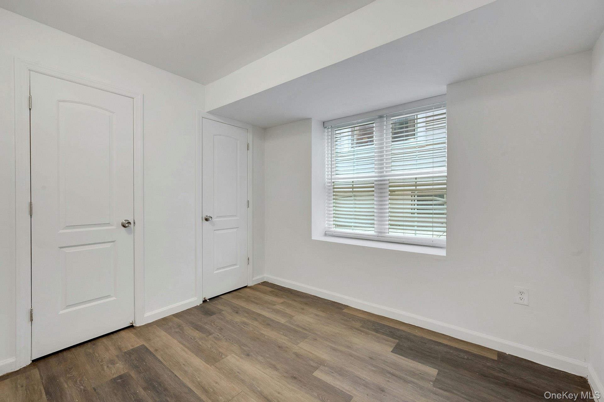 Single Family Hollywood  Bronx, NY 10465, MLS-930481-31