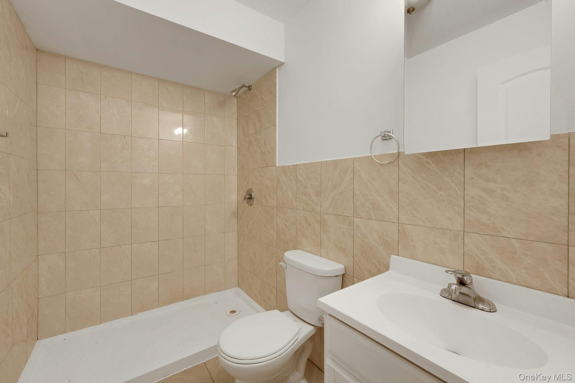 Single Family Hollywood  Bronx, NY 10465, MLS-930481-32