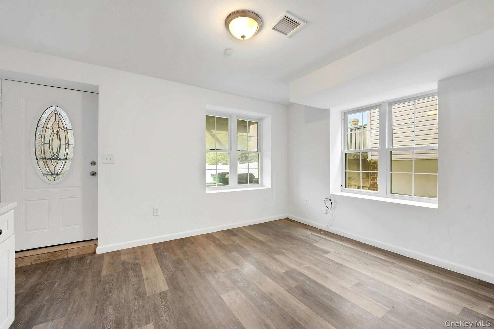Single Family Hollywood  Bronx, NY 10465, MLS-930481-33