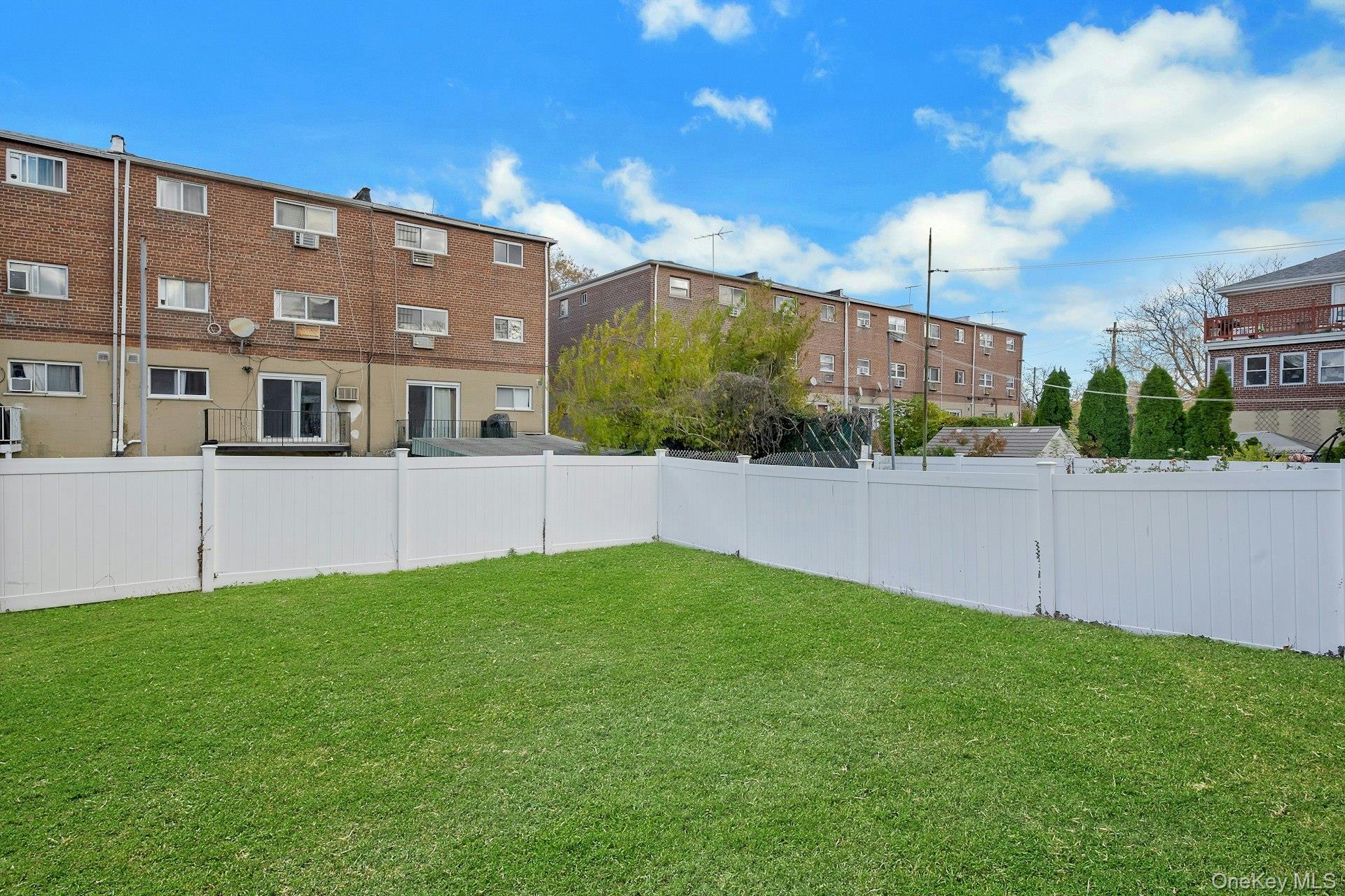 Single Family Hollywood  Bronx, NY 10465, MLS-930481-36
