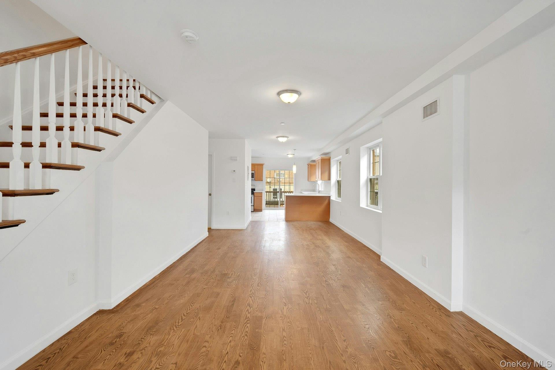 Single Family Hollywood  Bronx, NY 10465, MLS-930481-7
