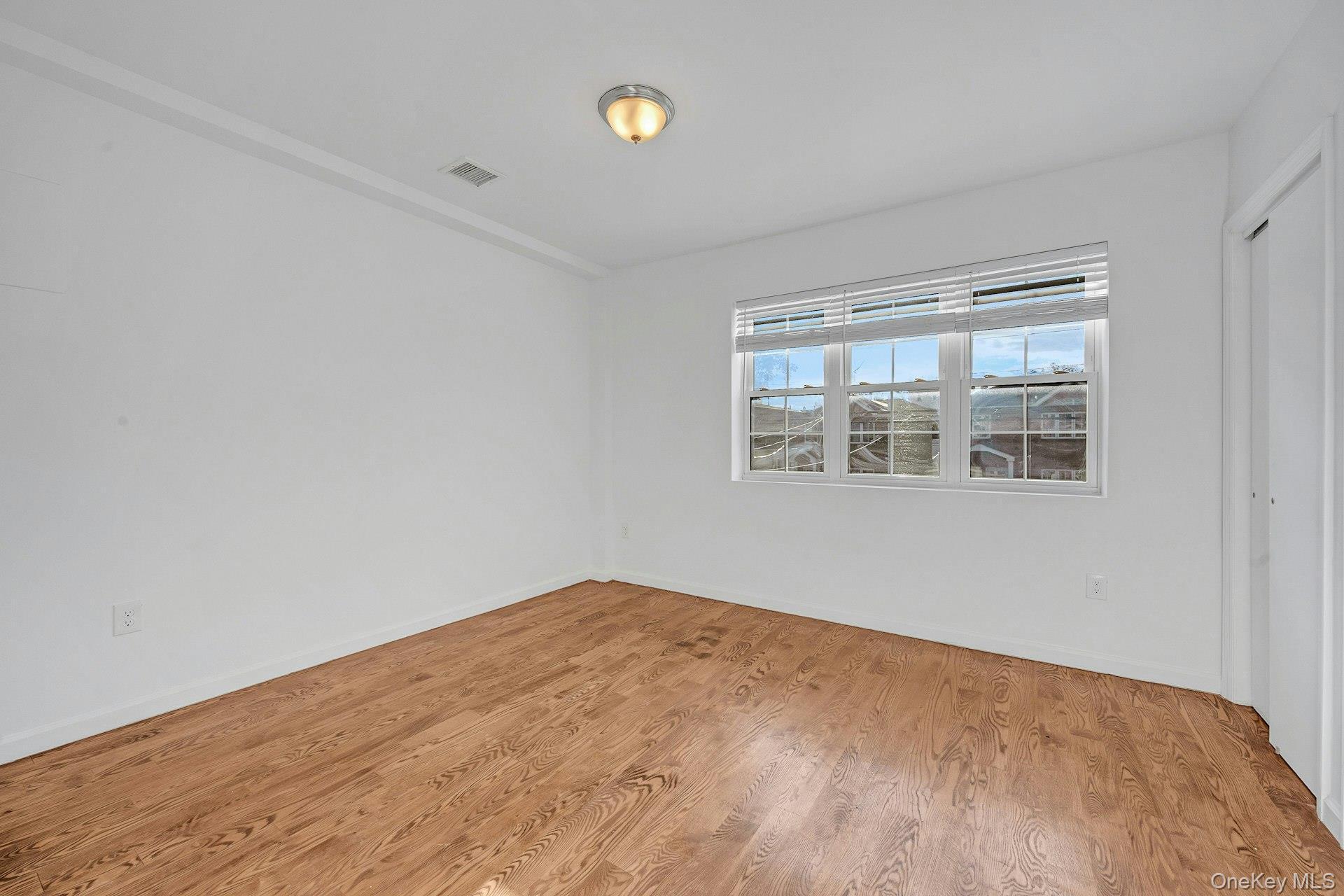 Single Family Hollywood Bronx, NY 10465, MLS-930484-17