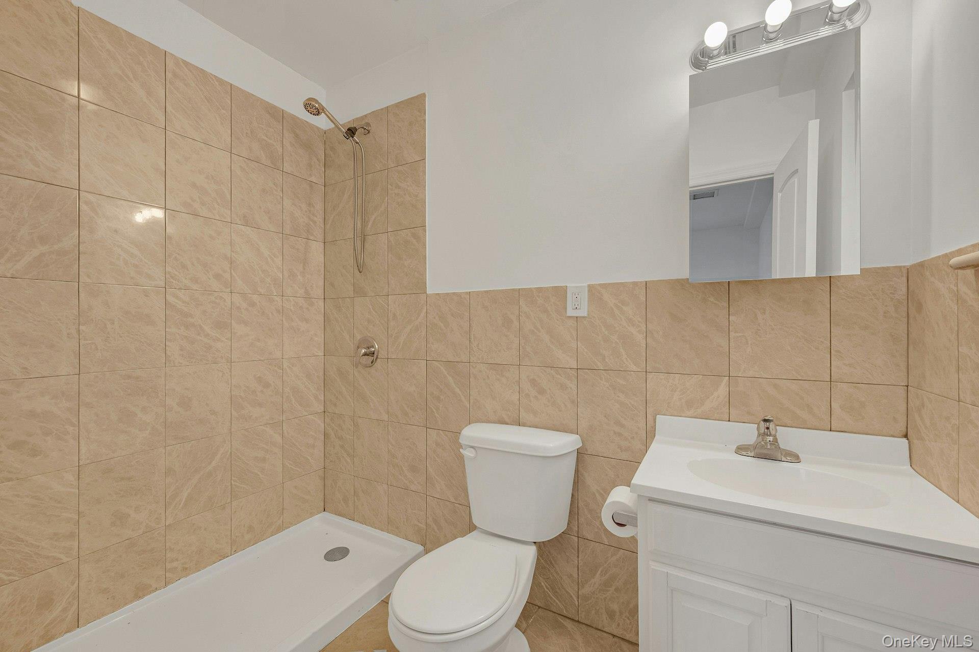 Single Family Hollywood Bronx, NY 10465, MLS-930484-19