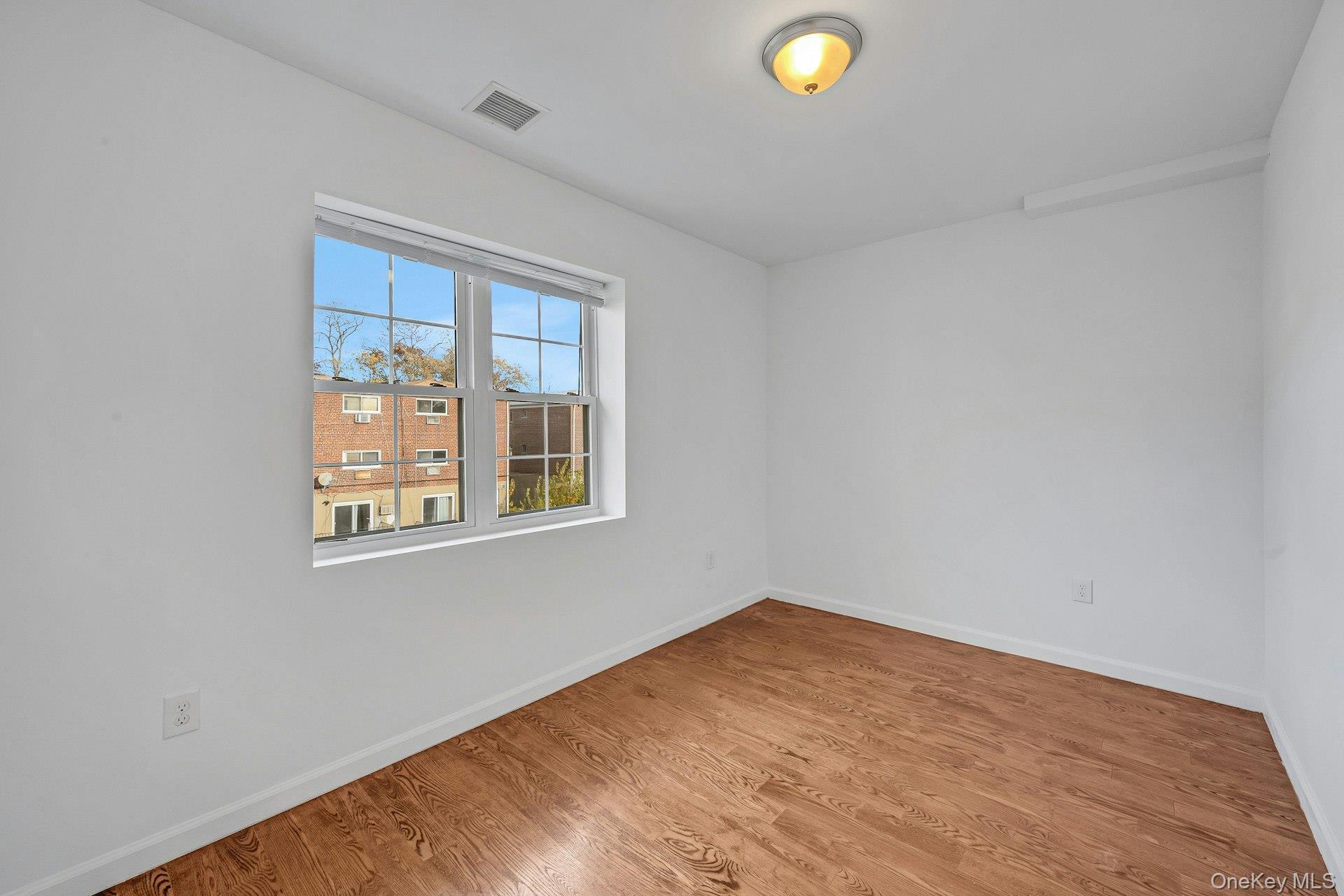 Single Family Hollywood Bronx, NY 10465, MLS-930484-23