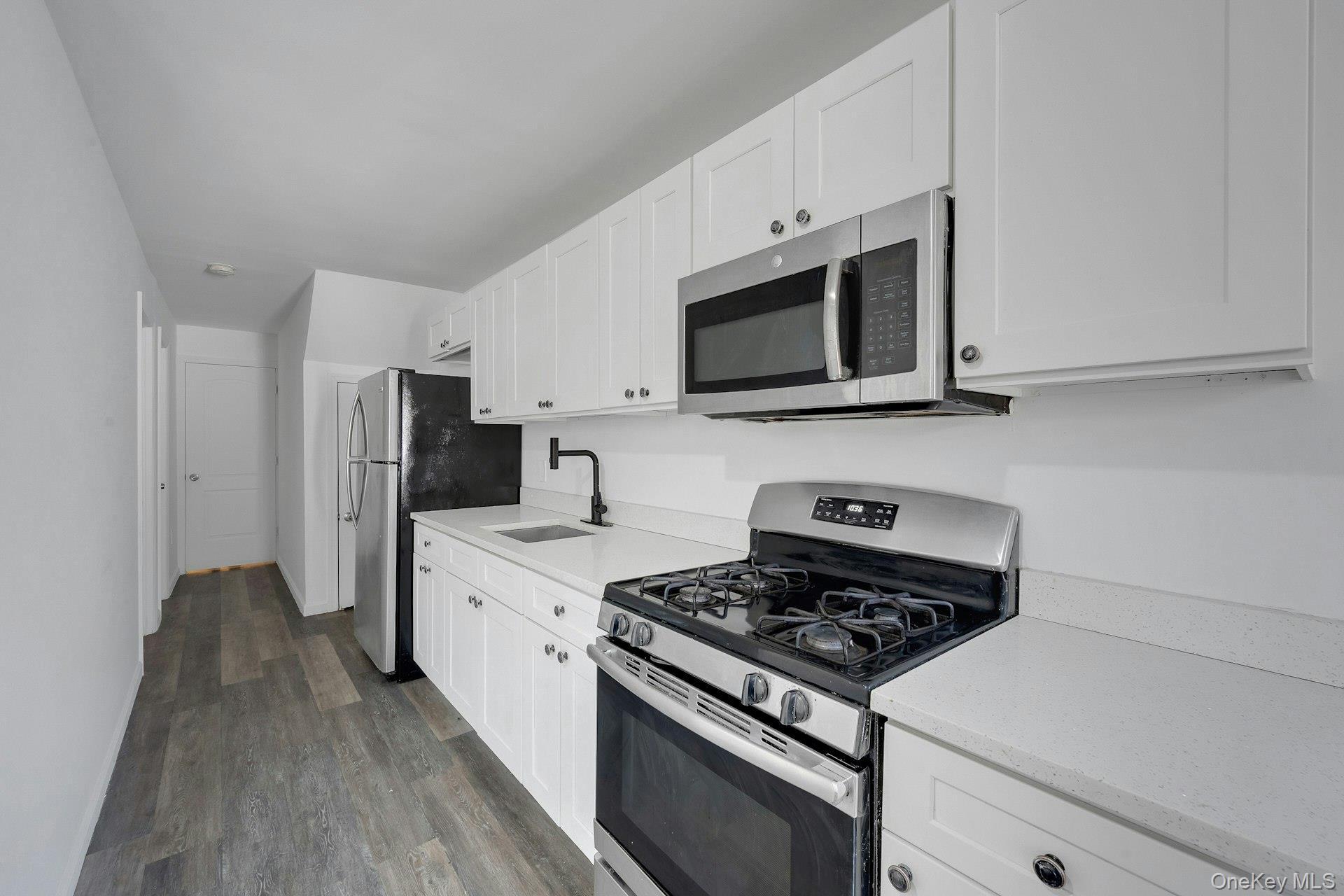 Single Family Hollywood  Bronx, NY 10465, MLS-930484-35
