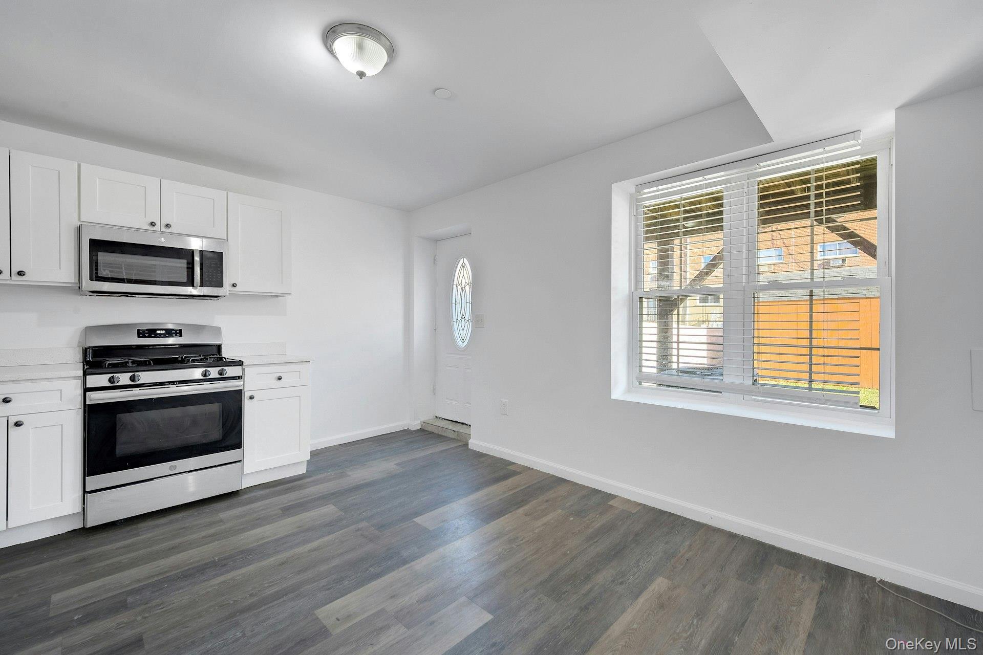 Single Family Hollywood  Bronx, NY 10465, MLS-930484-36