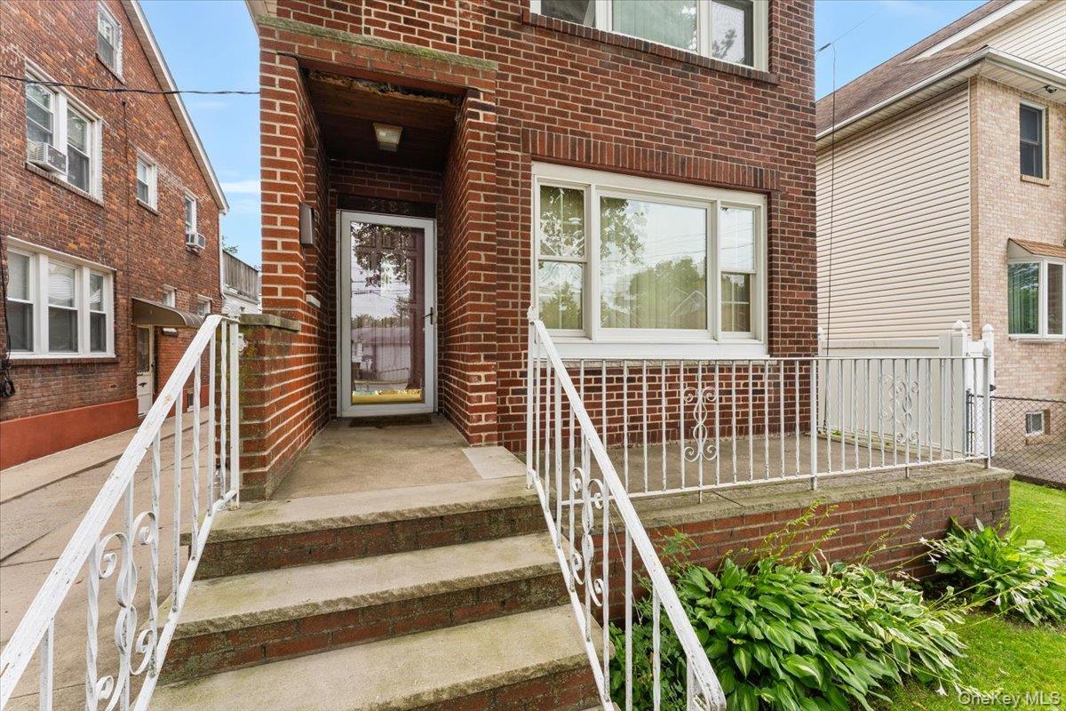 Single Family Waterbury  Bronx, NY 10465, MLS-930495-2