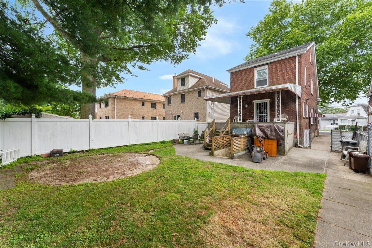 Single Family Waterbury  Bronx, NY 10465, MLS-930495-23