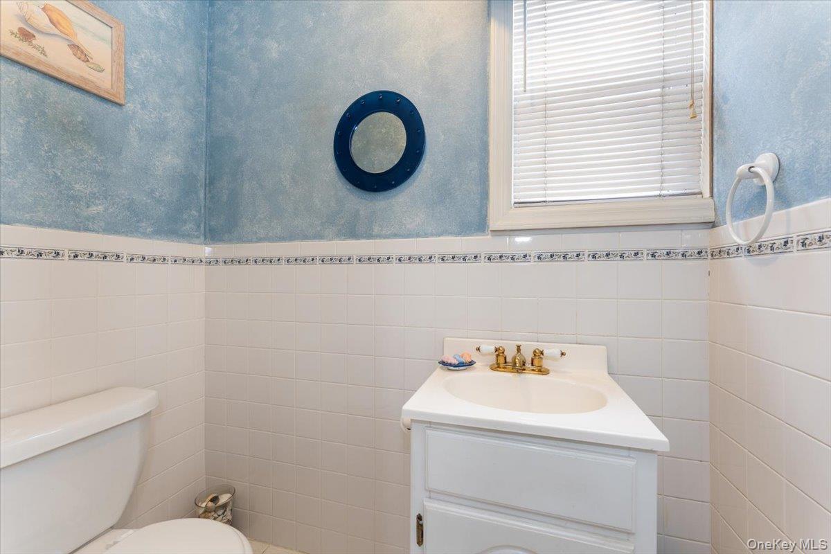 Single Family Waterbury  Bronx, NY 10465, MLS-930495-4