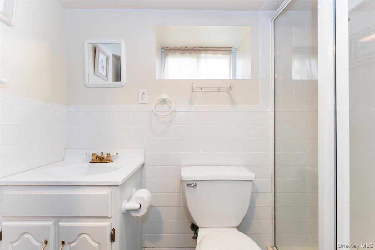 Single Family Waterbury  Bronx, NY 10465, MLS-930495-5