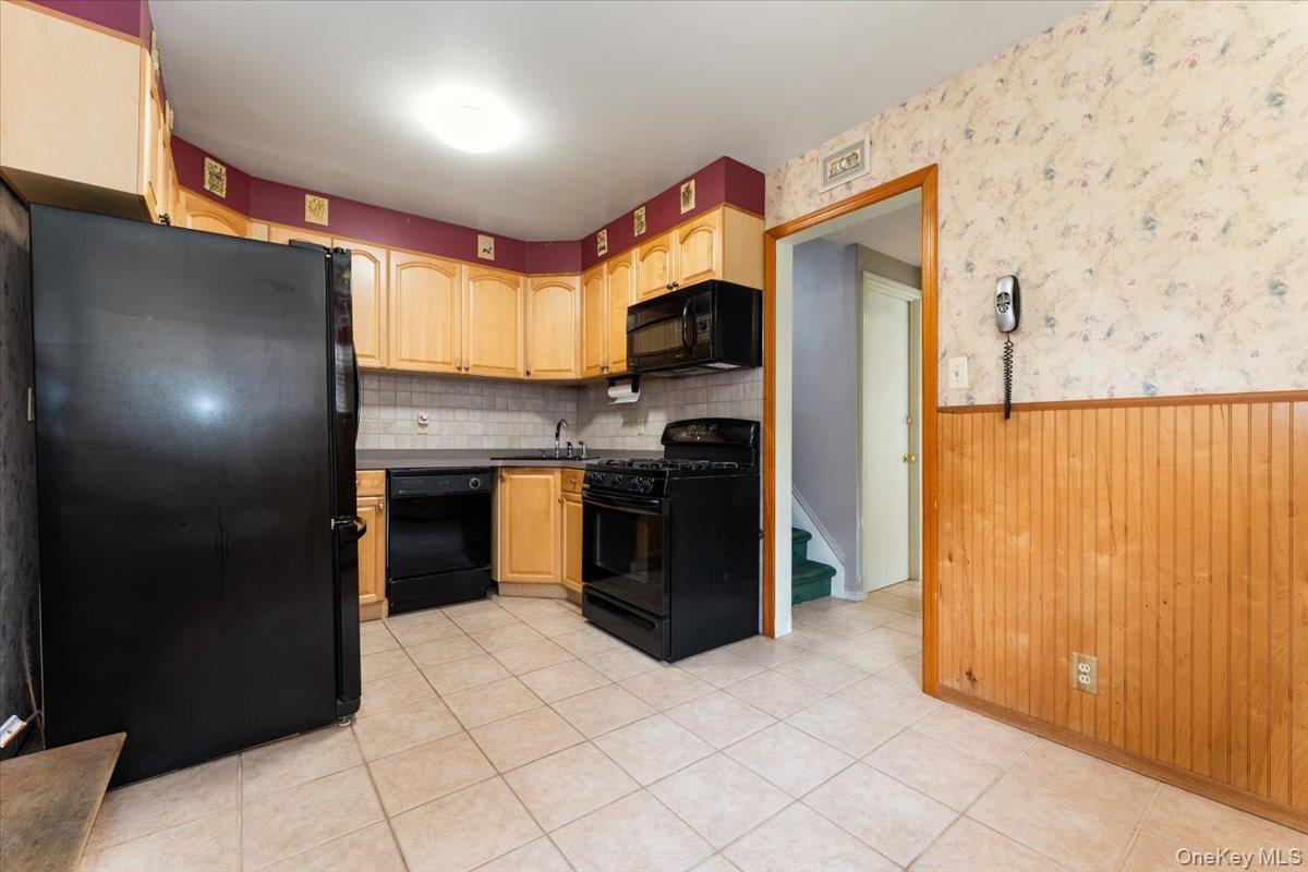 Single Family Waterbury  Bronx, NY 10465, MLS-930495-8