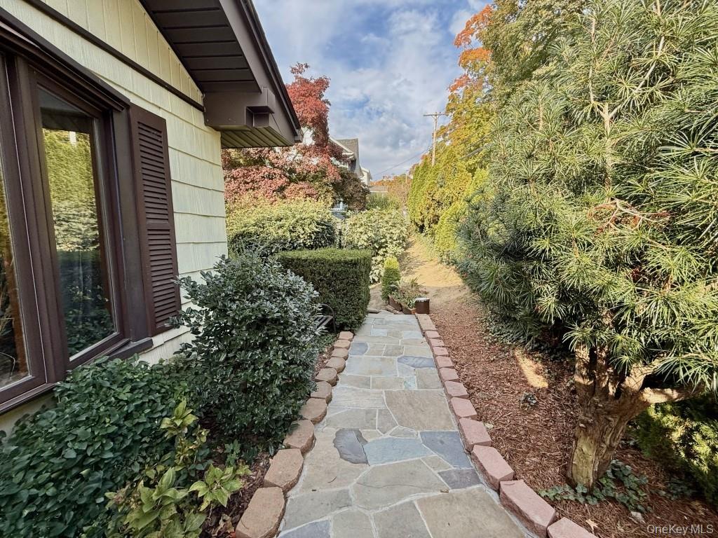 Single Family High  Westchester County, NY 10520, MLS-930500-6