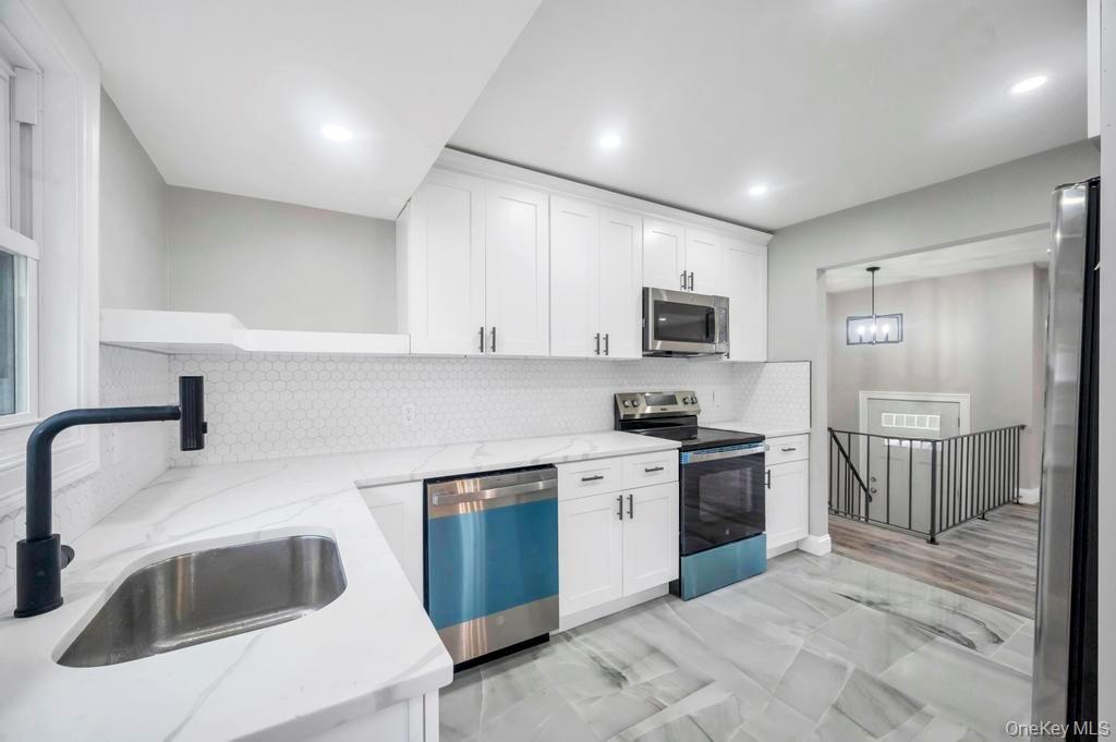 Single Family New London  Suffolk County, NY 11763, MLS-930507-14