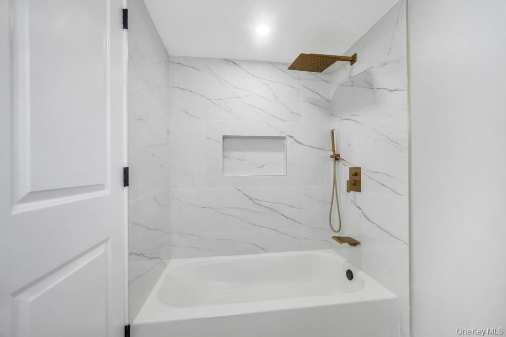 Single Family New London  Suffolk County, NY 11763, MLS-930507-15