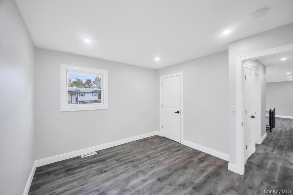 Single Family New London  Suffolk County, NY 11763, MLS-930507-19