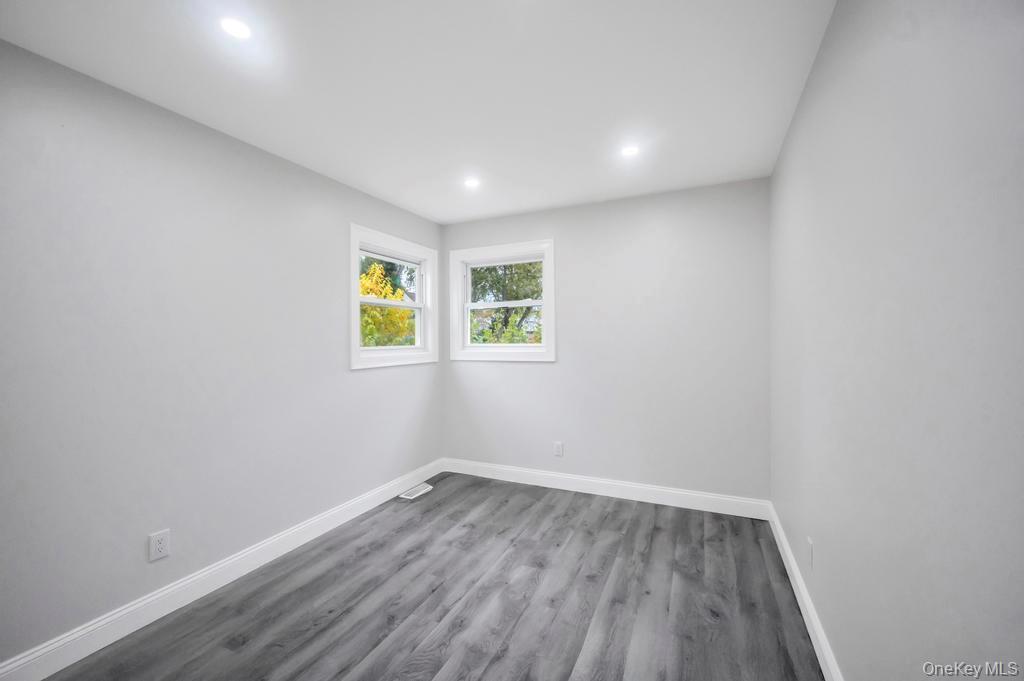 Single Family New London  Suffolk County, NY 11763, MLS-930507-20