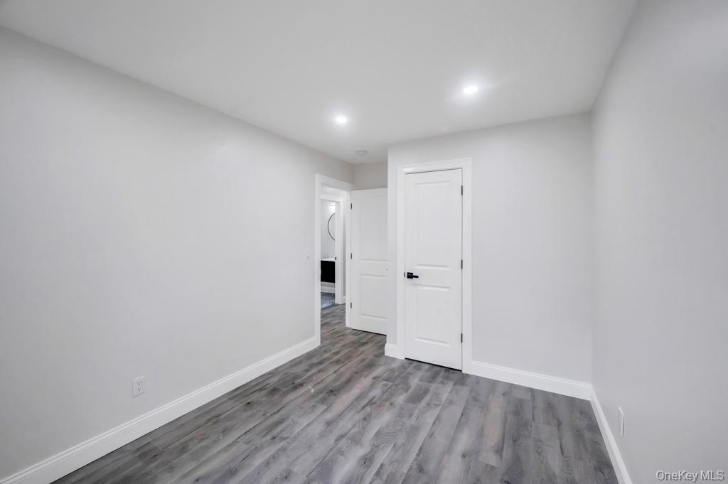 Single Family New London  Suffolk County, NY 11763, MLS-930507-21