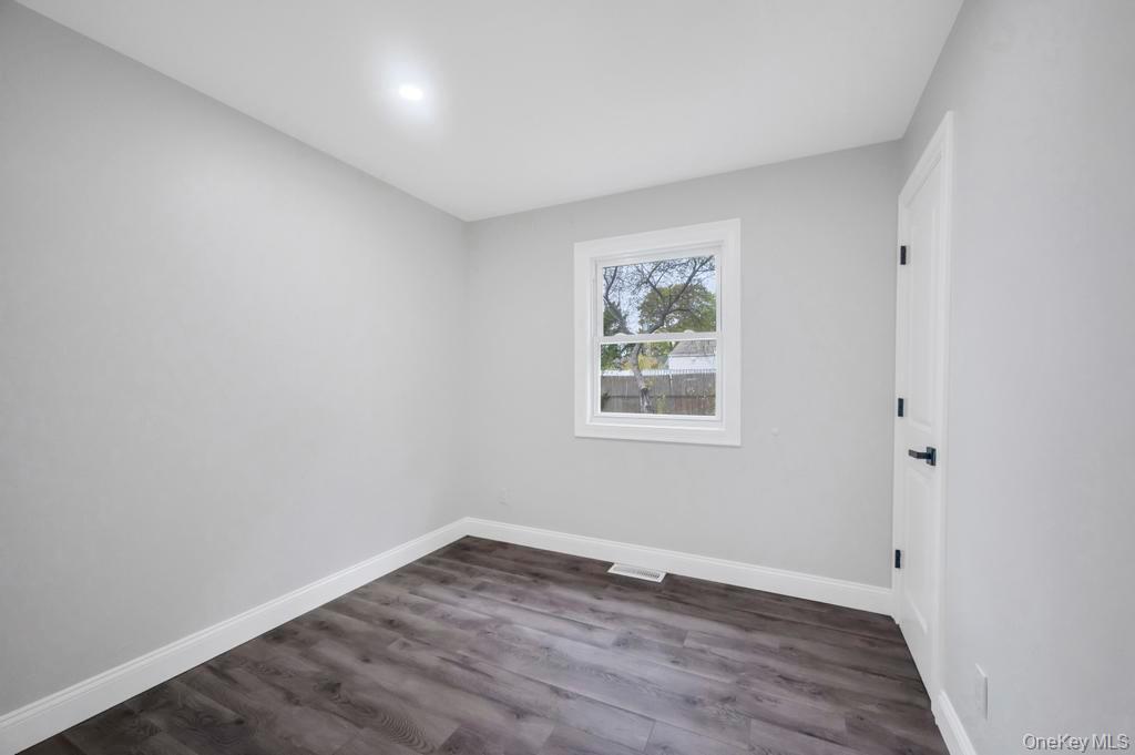 Single Family New London  Suffolk County, NY 11763, MLS-930507-22