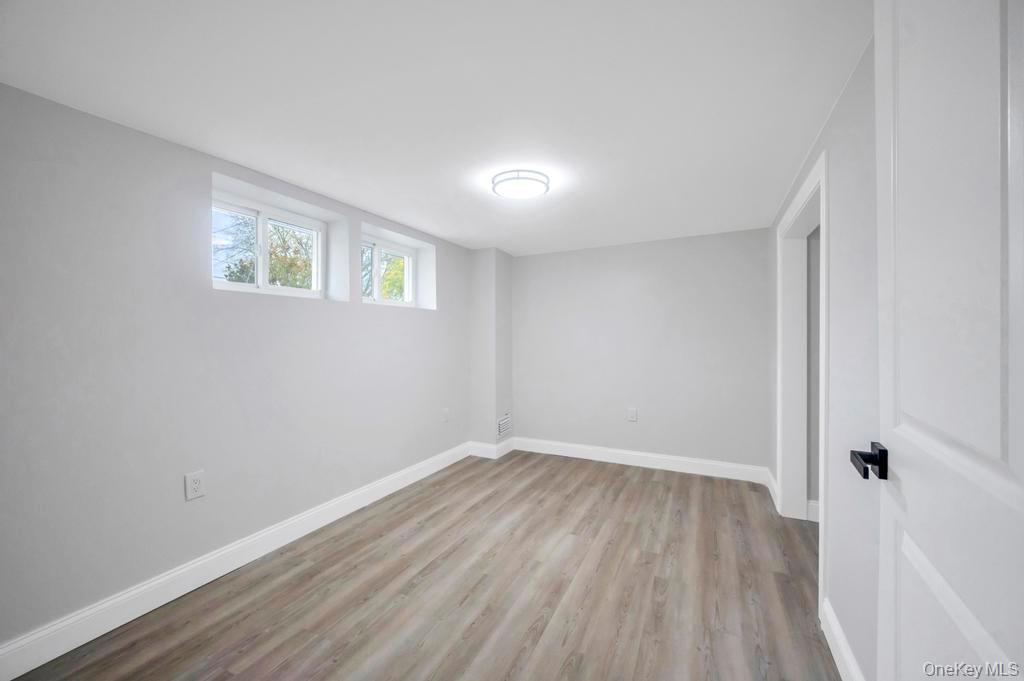 Single Family New London  Suffolk County, NY 11763, MLS-930507-23