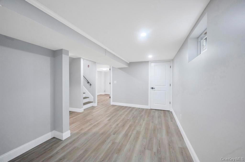 Single Family New London  Suffolk County, NY 11763, MLS-930507-25