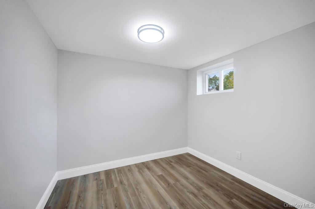 Single Family New London  Suffolk County, NY 11763, MLS-930507-28