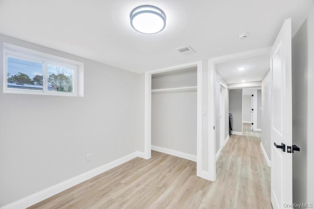 Single Family New London  Suffolk County, NY 11763, MLS-930507-29