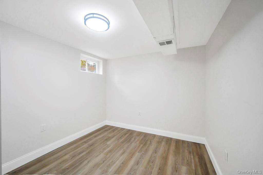 Single Family New London  Suffolk County, NY 11763, MLS-930507-30