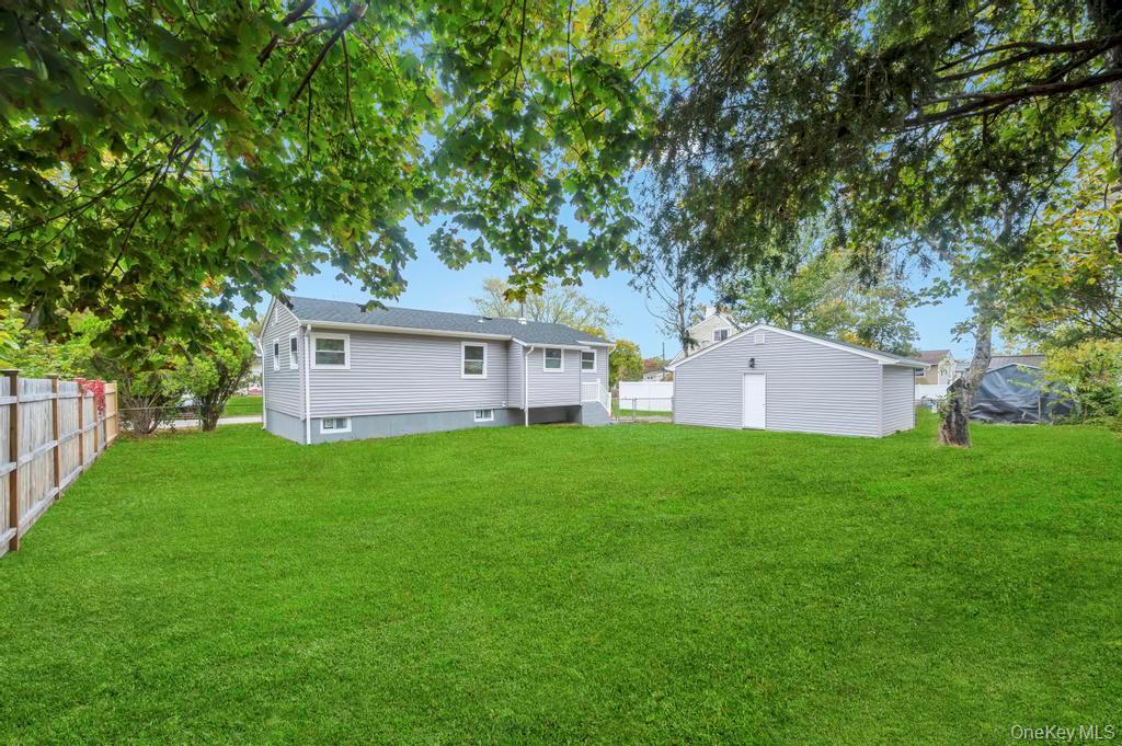 Single Family New London  Suffolk County, NY 11763, MLS-930507-34