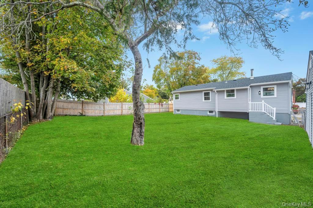 Single Family New London  Suffolk County, NY 11763, MLS-930507-35