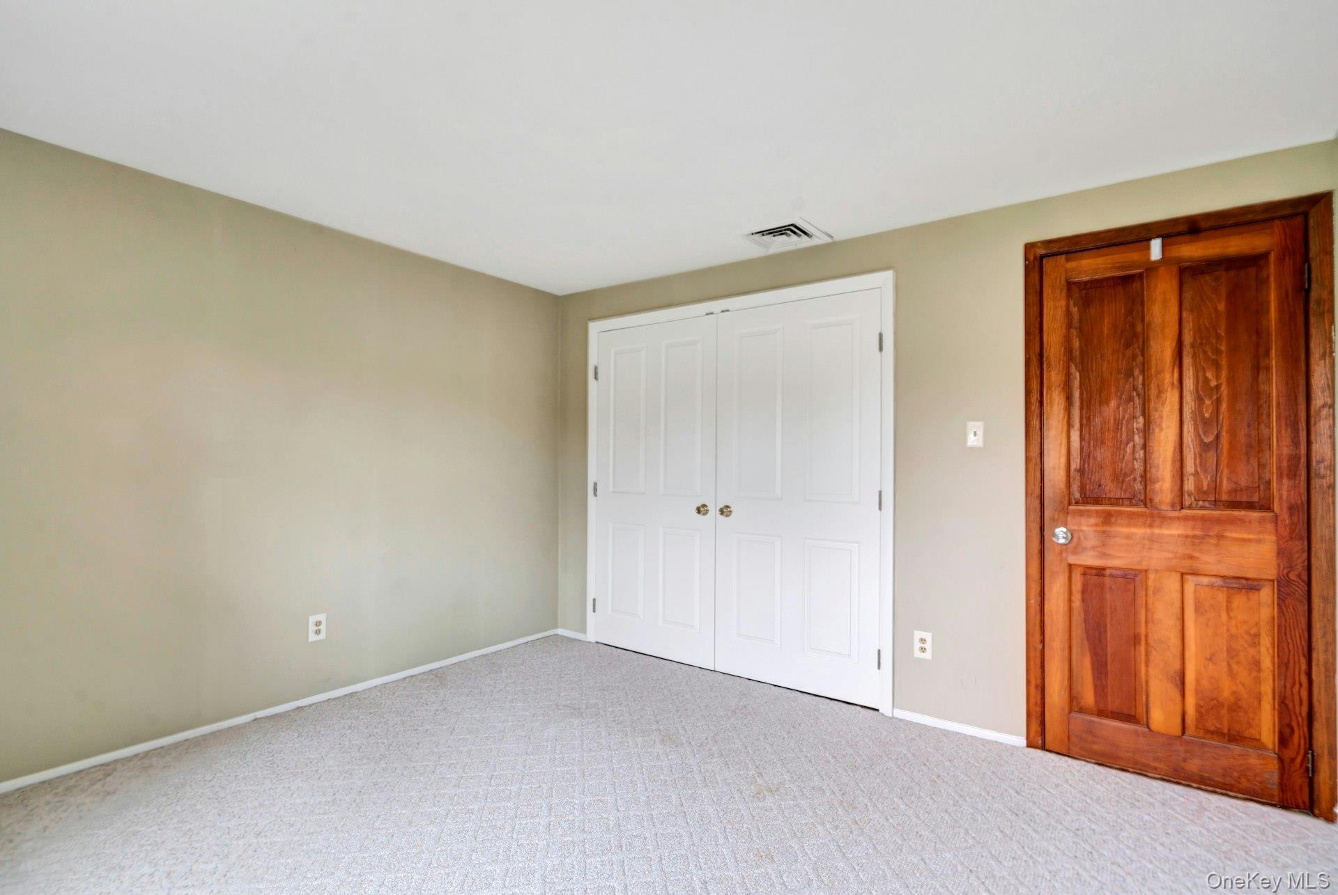 Single Family Royalston  Suffolk County, NY 11720, MLS-930530-22