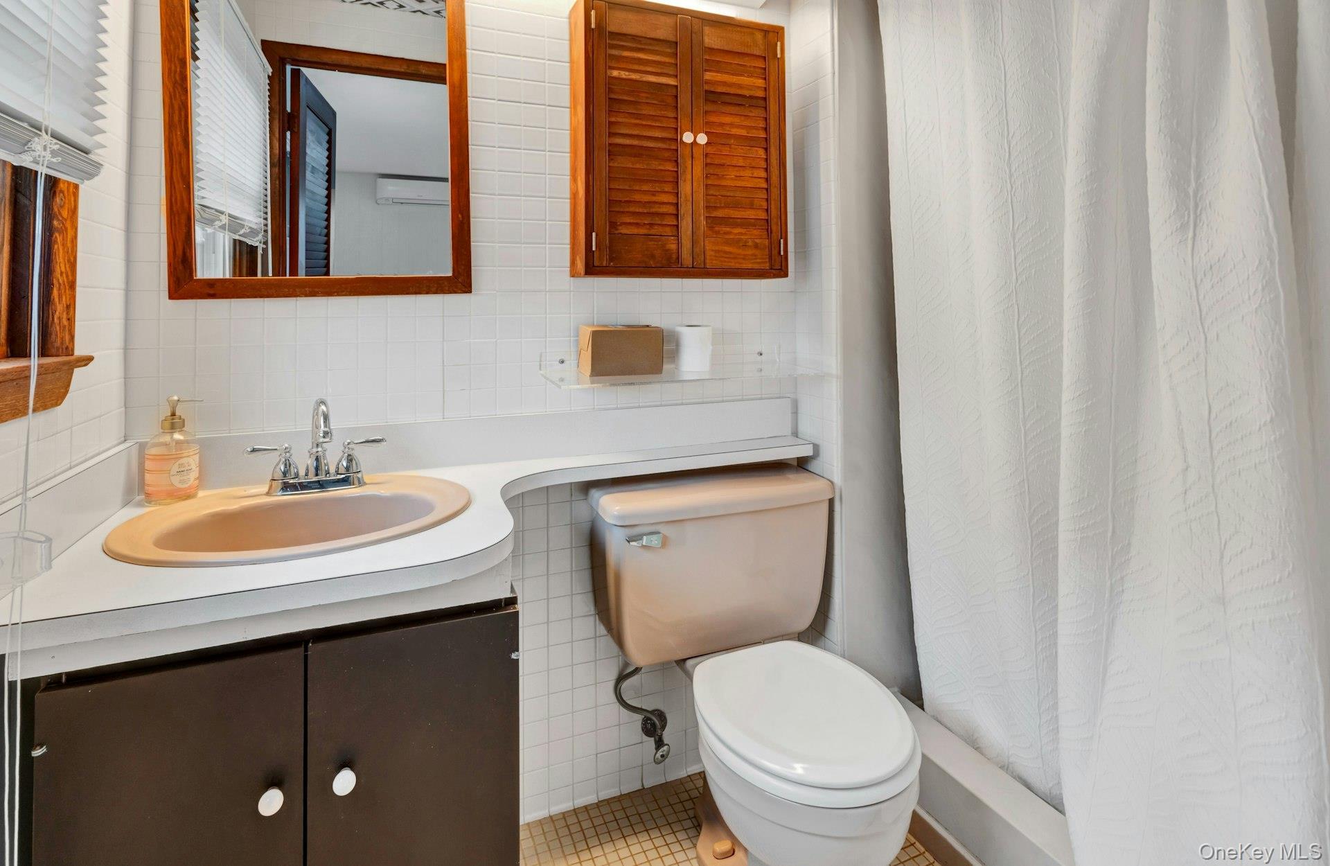 Single Family Royalston  Suffolk County, NY 11720, MLS-930530-24