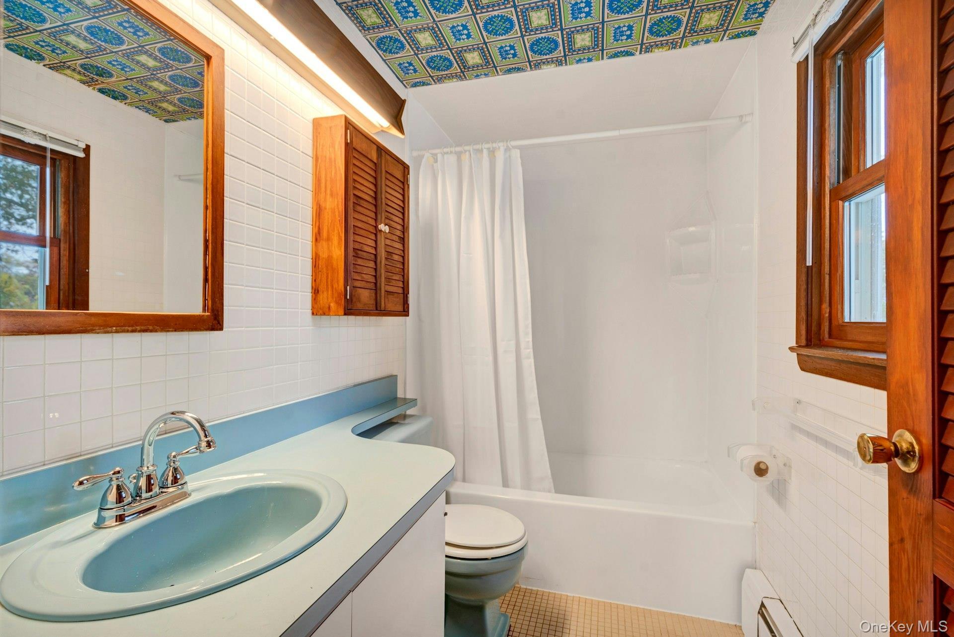 Single Family Royalston  Suffolk County, NY 11720, MLS-930530-25